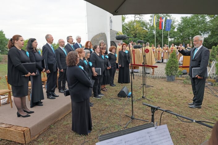 Pontifikálna sv. omša, Gorazdov, Spevácky zbor Chorus Salvatoris